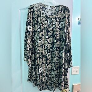 XXXL Fun Floral Bell Sleeve Dress